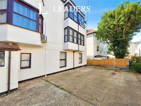 2 bedroom apartment to rent Winton Hall, Westcliff Avenue, Westcliff-on-Sea, SS0 - Photo 5