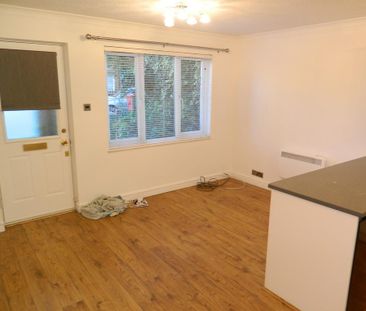 1 bedroom ground floor maisonette to rent - Photo 2