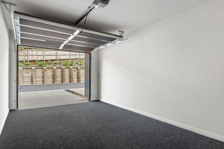 Executive Waterfront Townhouse - Photo 4