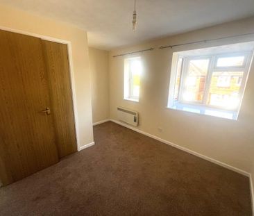 2 bedroom semi-detached house to rent - Photo 2