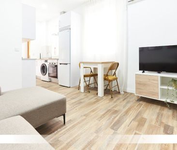 Calle Cardenal Rodrigo de Castro, Sevilla, Andalusia 41005 - Photo 3