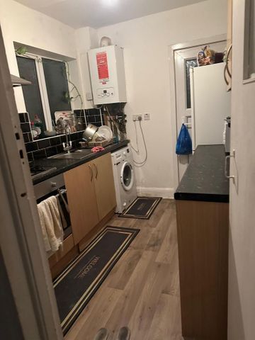 1 bedroom in a house share to rent - Photo 4