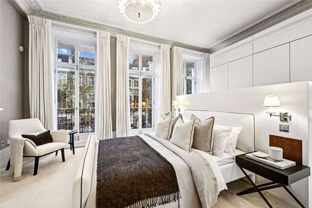 A Masterfully Refurbished Six-Bedroom Townhouse on Cranley Place - Photo 3