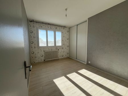 Location Appartement 4 pièces 105m² - Photo 4