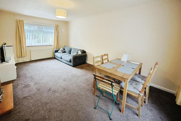 2 bedroom end of terrace house to rent - Photo 1