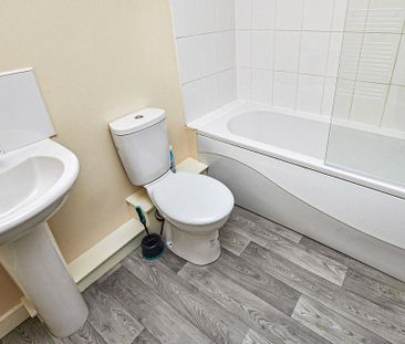 2 bedroom flat to rent - Photo 6