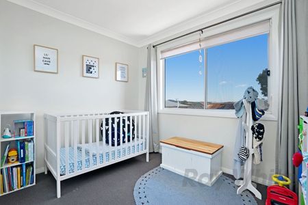 Beautiful Townhouse - Photo 3