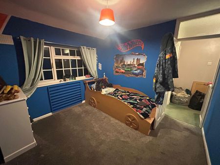 2 bedroom end of terrace house to rent - Photo 3