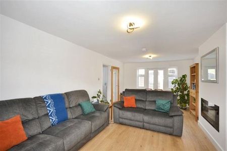 4 bedroom house to rent - Photo 2