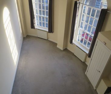 High Street - Photo 3