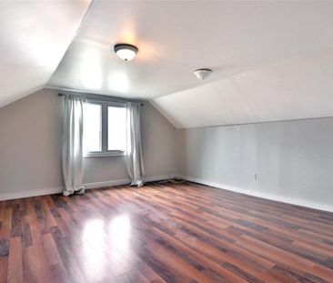 For Lease - 202 Millen Road, Hamilton, Ontario - Photo 2