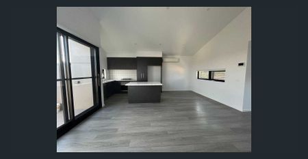 Convenience Meets Style - Photo 3