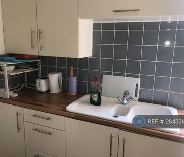 1 bedroom in a house share to rent - Photo 6