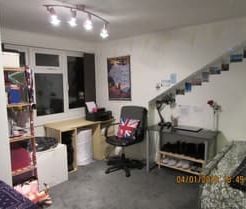 6 Bed - 45 Chestnut Avenue, Hyde Park, Leeds - LS6 1AZ - Student - Photo 3