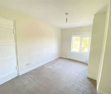 A charming Grade II listed cottage situated in the heart of the Ken... - Photo 4