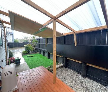 Modern 4-Bedroom Family Home in Glen Eden ! - Photo 5