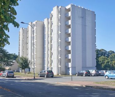 Appartement SABLE SUR SARTHE T2 - Photo 2