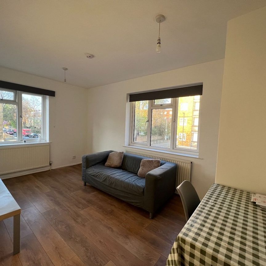 2 Bed Flat, St. Matthew's Road, SW2 - Photo 1