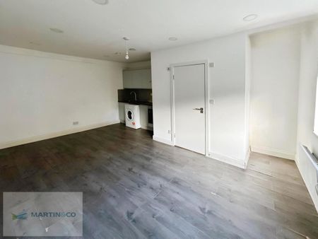 Studio to rent - Photo 2