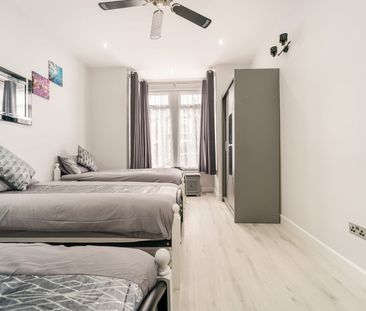2 Bed Flat, Kimberley Avenue, IG2 - Photo 4