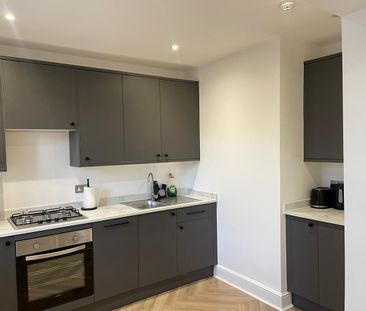 2 Bed Maisonette, Lansdowne Place, BN3 - Photo 2