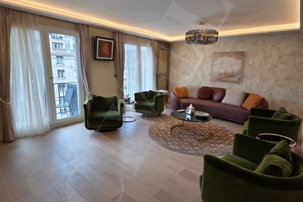 Appartement à louer à Paris 8Ème - Photo 1