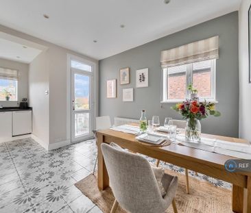 2 bedroom maisonette to rent - Photo 3