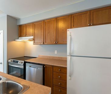 For Lease - 6 Innisvale Drive Unit# Coach/Lane House, Markham, Ontario - Photo 4