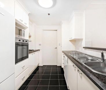 Spacious Two Bedroom Apartment with Sweeping Views and Resort-Style Facilities | Unfurnished - Photo 3