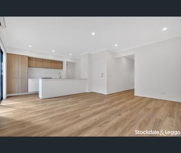 102 Farm Crescent, Donnybrook, Vic 3064 - Photo 4
