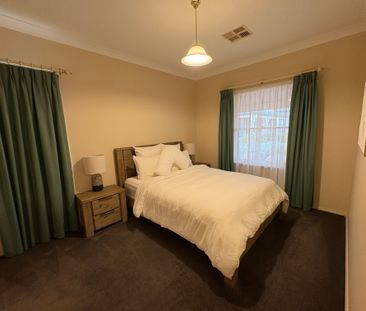 Low Maintenance Three Bedroom Home in a Quiet Greenwith Location - Photo 6