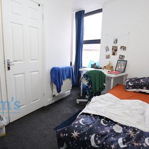 1 bed Shared House for Rent - Photo 2