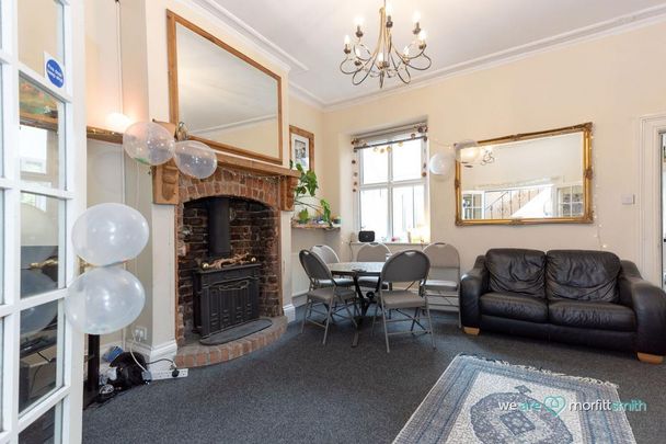 5 bedroom terraced house to rent - Photo 1