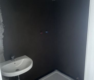 2. Stock - Sanierungsbedürftige Wohnung Nähe Augarten - Unbefristet... - Photo 2