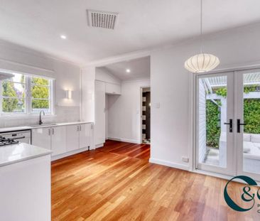 Stylish Brentwood Character Home - Photo 6