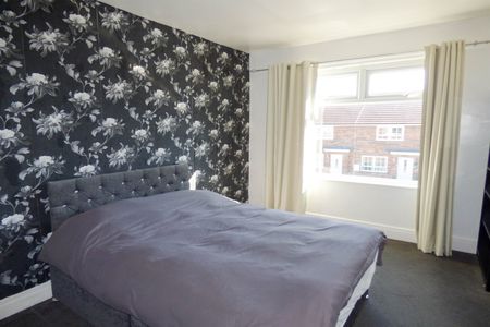 3 bed flat to rent in Red House Road, Hebburn, NE31 - Photo 3