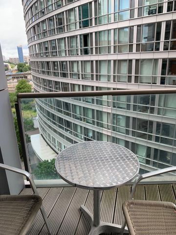 1 Bed Flat, New Providence Wharf, E14 - Photo 3