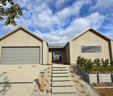 Long-Term Rental: Sure to impress - Photo 3