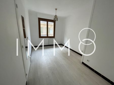 Location Appartement 2 pièces 33m² MARSEILLE 8ème - Photo 2