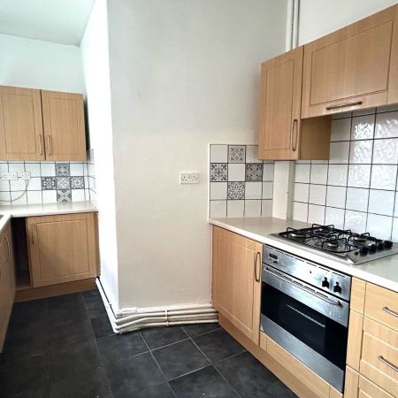 3 bedroom terraced house to rent - Photo 3