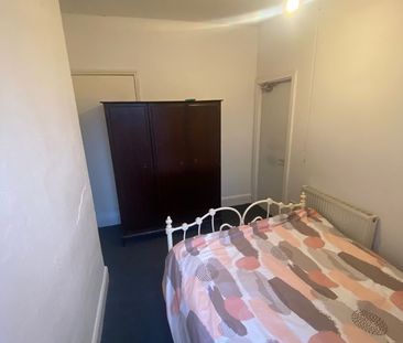Room in a Shared House, Kenelm Road, B10 - Photo 3