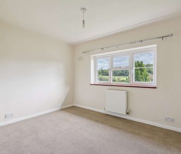 3 bedroom semi-detached property located within a village location.... - Photo 3