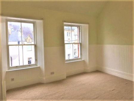 3 bedroom flat to rent - Photo 4
