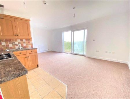 2 bedroom flat to rent - Photo 2