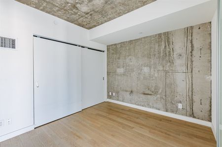 For Lease - 111 Bathurst Street Unit# 1610, Toronto, Ontario - Photo 3