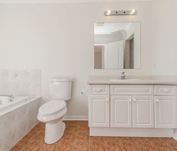 For Lease - 6 Hillsburgh Drive, Brampton, Ontario - Photo 3