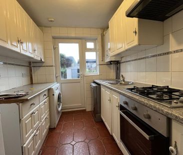 3 bedroom terraced house to rent - Photo 6