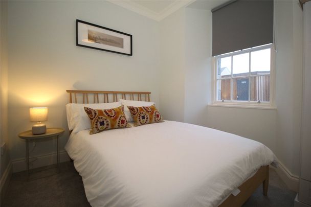 Flat 2, 10 Bernard Street - Photo 1