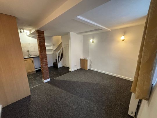 1 bedroom semi-detached house to rent - Photo 1