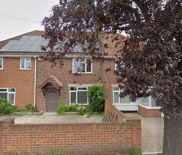 Minet Drive, Hayes UB3, London - Photo 1